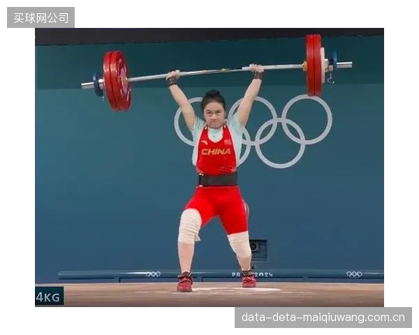 中国选手裴鑫依同样六次试举全部成功，稳定发挥摘得金牌。